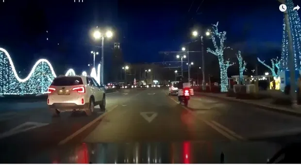 В Севастополе мотоциклист попал в эффектное ДТП 