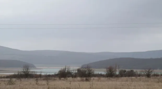 В верховьях питающей Севастополь реки Черная отсутствует сток