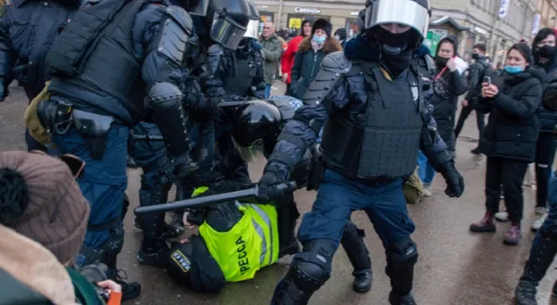 В Кремле пояснили задержания на несогласованных акциях протеста