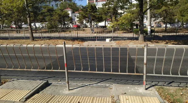 В Севастополе водитель пытался перелететь забор