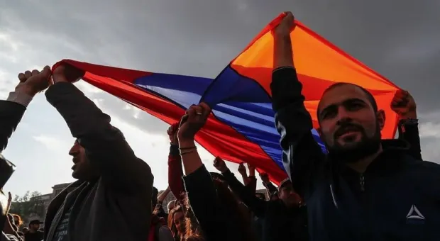 Армения: те же на манеже     