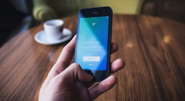 Twitter признал, что работа сети действительно замедлена в России