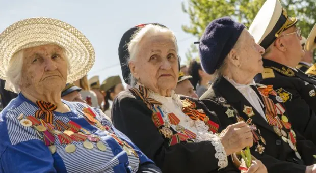 Жители осажденного Севастополя получили 75 тысяч рублей к прошедшему 75-летию Победы 