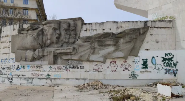 Севастопольцы ужаснулись новому акту вандализма в центре города