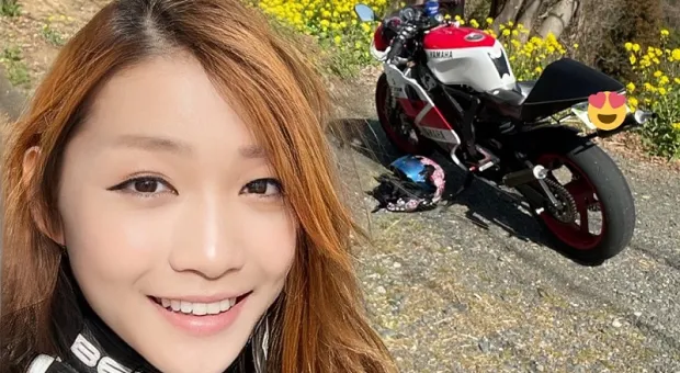 Популярная японская блогерша-мотоциклистка случайно раскрыла свой страшный секрет
