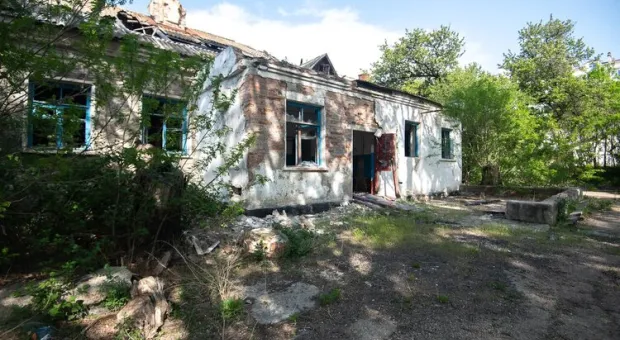 Власти Севастополя рассказали о судьбе заброшки у парка Учкуевка 