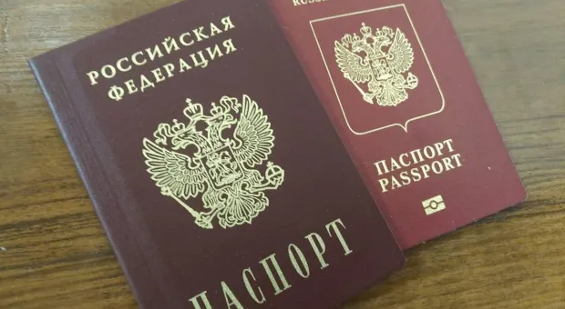 Севастопольским чиновникам пока разрешат оставаться «украинцами»