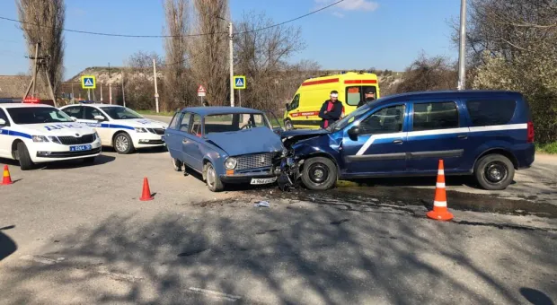 В аварии под Севастополем пострадали двое детей и пятеро взрослых 
