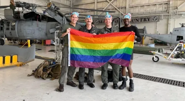 В армии США появился первый в истории гей-экипаж вертолёта
