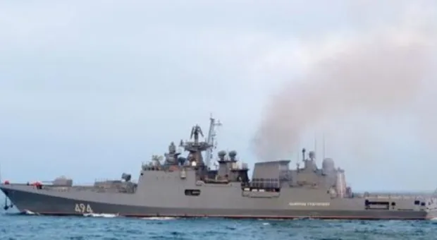 6 российских боевых кораблей выгнали группу кораблей ВМС США и Японии на их же учениях