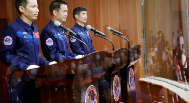 «При помощи украденных технологий»: первые космонавты прибыли на китайскую станцию. Видео