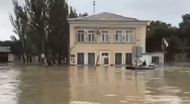 В Крыму из-за ливня затопило городскую больницу