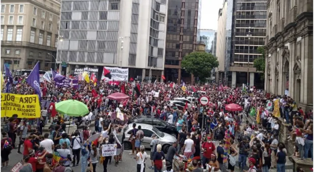 Бразильцы вышли на протестные акции из-за 500 тыс. умерших от COVID-19