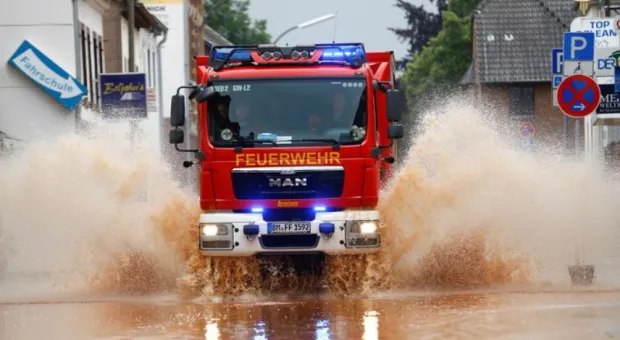 На западе Германии объявили режим военной катастрофы из-за наводнения