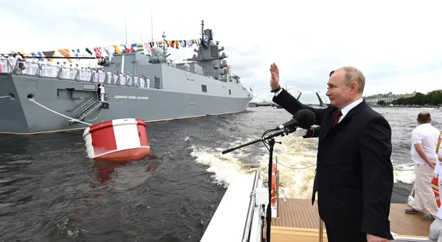 «У нас есть силы стереть Россию»: на Западе обсуждают выступление Путина в День ВМФ