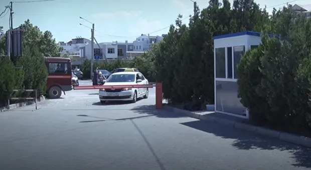 Незаконной парковке у «Аквамарина» прокуратура Севастополя не указ
