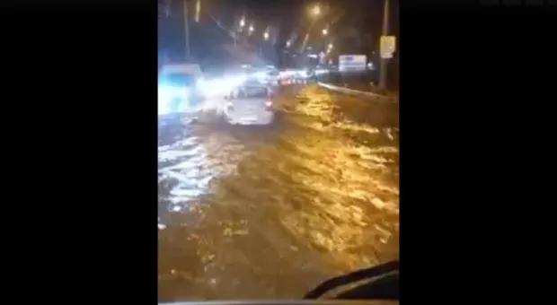 В Крыму ливень затопил дорогу на ЮБК и село