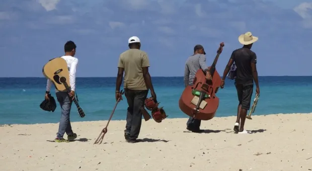 «Кубинцы» подвели крымский пляж под штраф