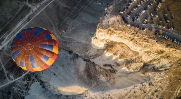 Экологи «лишили» туристов романтических фото с воздушными шарами в Крыму