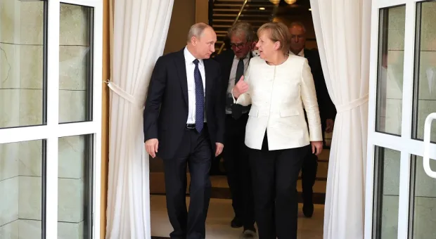 «Володя, сколько я буду получать?»: мнения соцсетей о визите Меркель в Москву