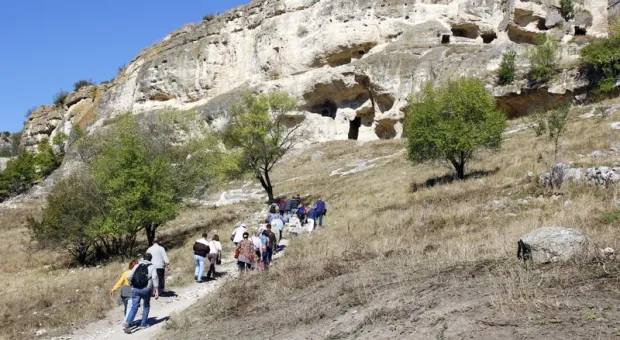 «Крымское хамство»: гиды пещерного города напали на туристов