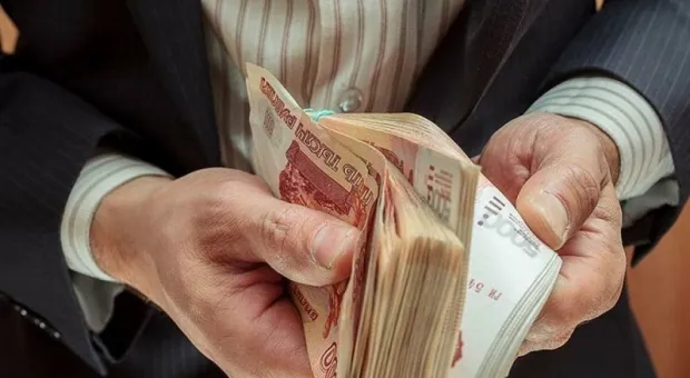 В России растёт число работников со стотысячной зарплатой 