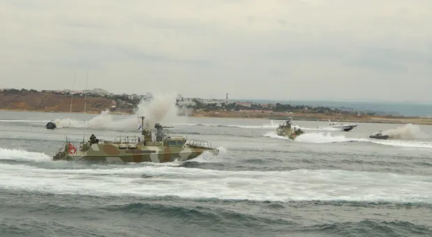 «Рапторы» Черноморского флота перехватили неопознанные катера в Чёрном море