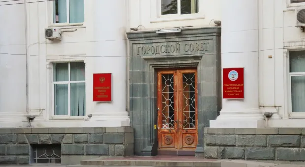 Информационные террористы угрожали взорвать избирательный участок и заксобрание Севастополя
