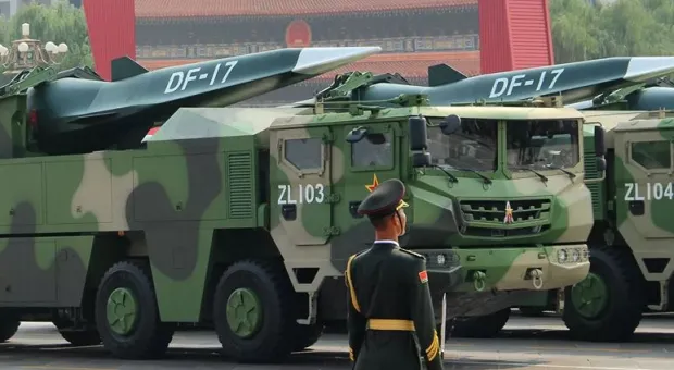 Китайский дипломат Ша Цзукан призвал Пекин быть готовым нанести первый ядерный удар по США