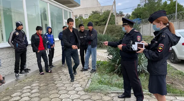 Хостел для гастарбайтеров в Севастополе проверила полиция