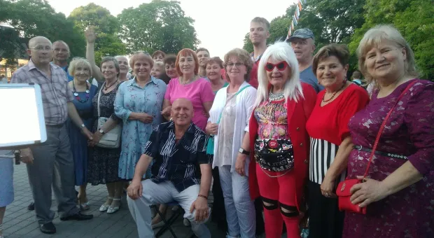 Танцующих пенсионеров Севастополя гонят с Приморского бульвара
