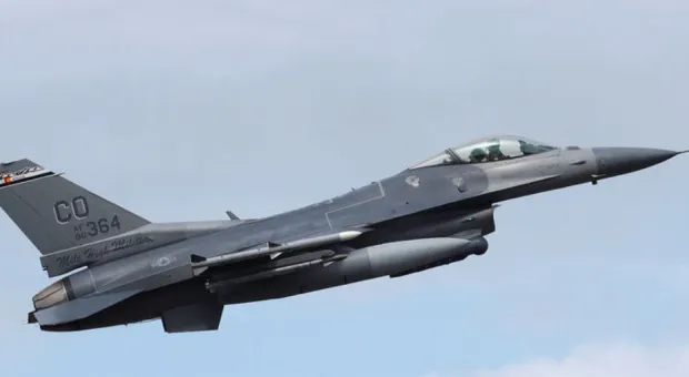 Forbes сообщил о переброске американских F-16 на аэродром вблизи российских границ 