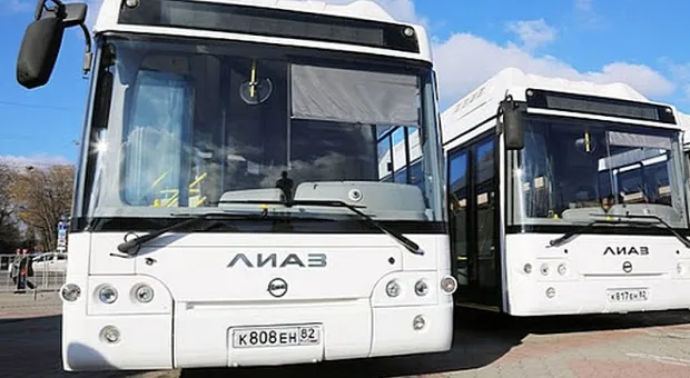 Более 40 новых автобусов по-прежнему не могут выйти на улицы столицы Крыма