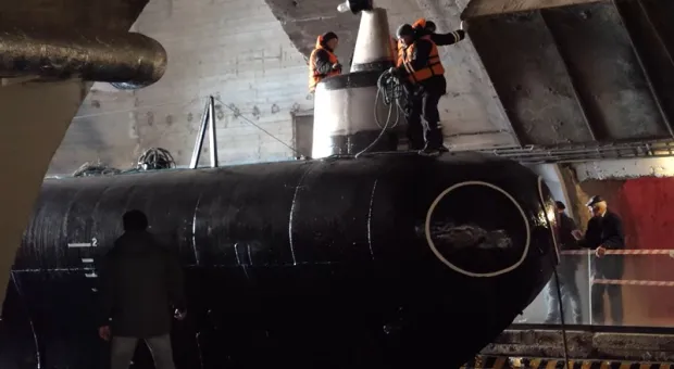 Как уникальную подлодку отбуксировали из Южной в Балаклавскую бухту Севастополя (видео)
