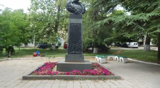В Севастополе нашлась лишняя мемориальная доска