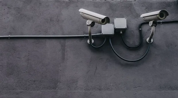 Улыбнитесь: как крымчан снимают «скрытые» видеокамеры
