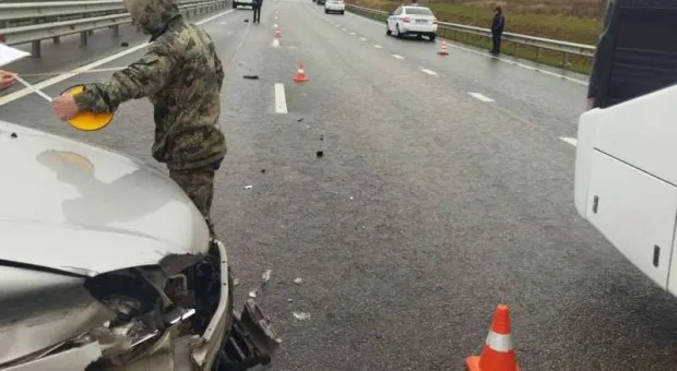 В Крыму насмерть сбили выбравшегося из разбитого автомобиля водителя
