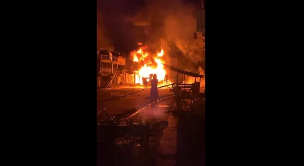 «Сущий ад»: из-за взрыва бензовоза погибли десятки человек. Видео