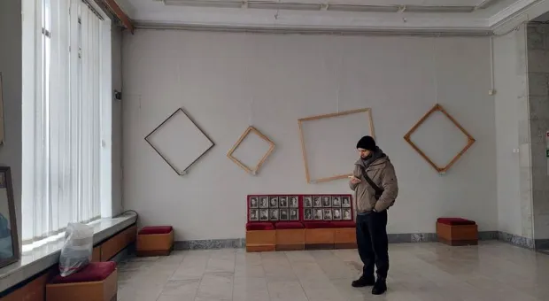 Пустые рамы вместо картин: крымские живописцы продолжают борьбу за Дом художника 