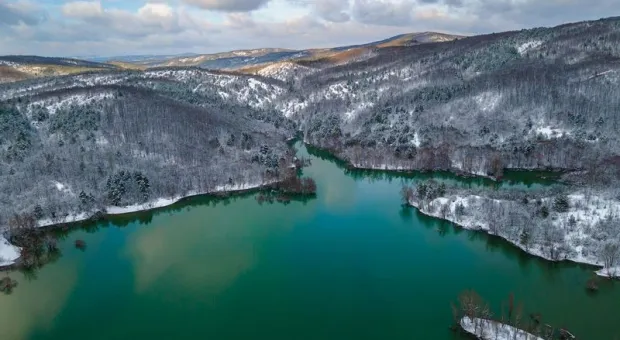 Воду из крымских водохранилищ сливают в реки