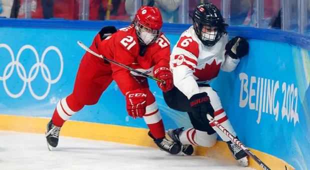 Скандальную игру на Олимпиаде наши хоккеистки провели в ковидных масках