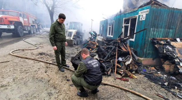 В Севастополе расследуют смерть «двух и более лиц» в горящем аварийном доме 