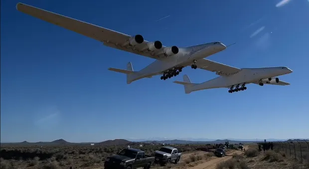 Самый большой самолёт планеты снова поднялся в небо