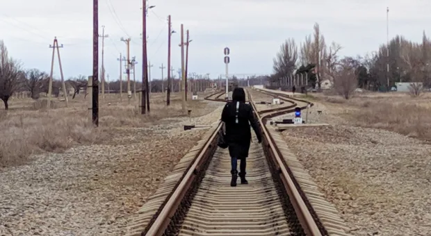 В Крыму на железнодорожном переезде погибла девушка