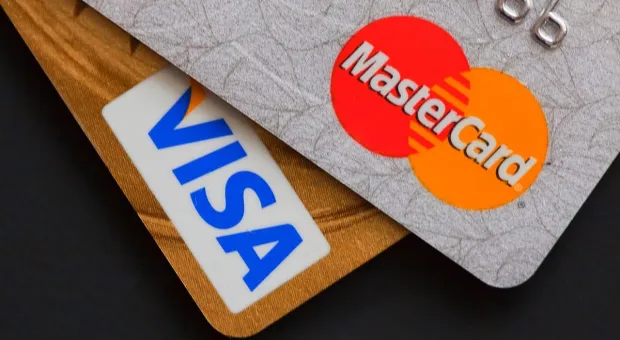 Visa и Mastercard объявили о приостановке работы в России