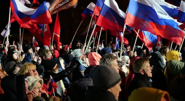 В Севастополе идет концерт в честь 8-летия воссоединения с Россией 
