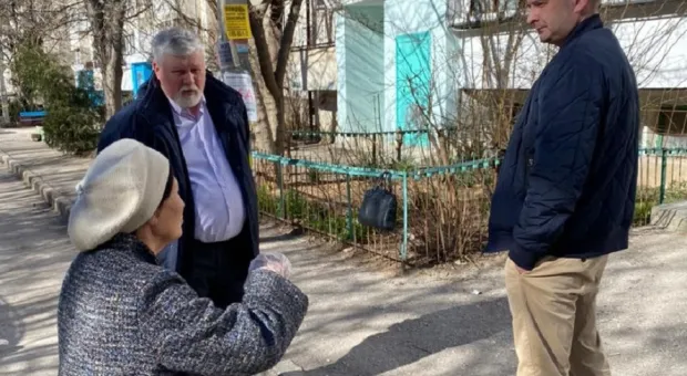 Жительница Севастополя избавилась от соседства с бомжом