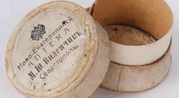 Что может рассказать о прошлом Севастополя старая коробочка из-под пилюль 