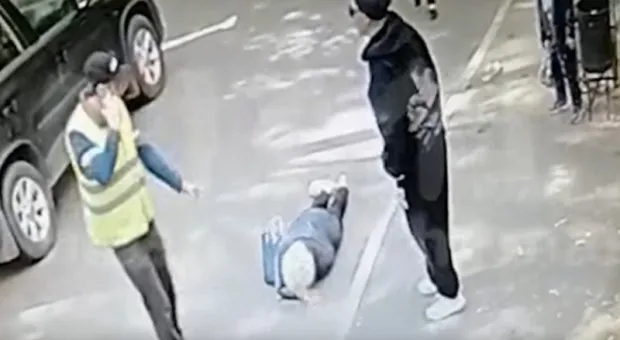 «Яжемать» вырубила одним ударом 72-летнюю женщину-консьержа «Яжемать» вырубила одним ударом 72-летнюю женщину-консьержа