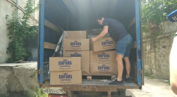 В Севастополе каждый день раздают 400 продуктовых наборов для беженцев